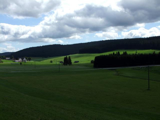Auf der Fahrt in ein tiefer gelegenes Tal ...