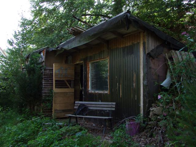 Der Wanderweg führte an diesem Ferienhaus mit Rucksack *zwinker* ...