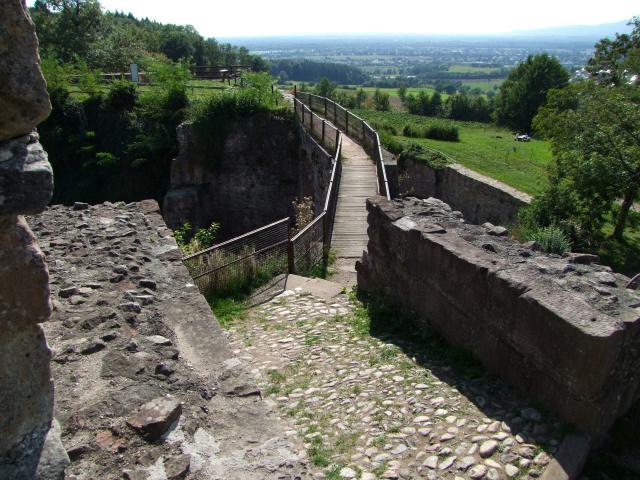 Über diese Brücke ...