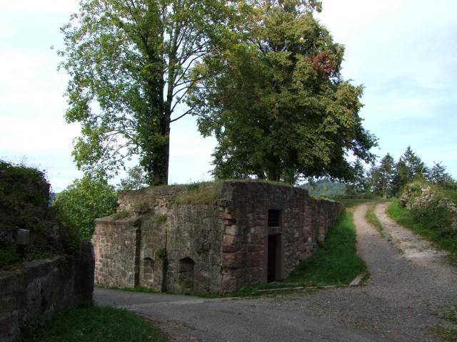 ... die Ruine zu verlassen.