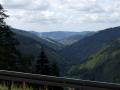 ... und tiefen Tälern vorbei ...